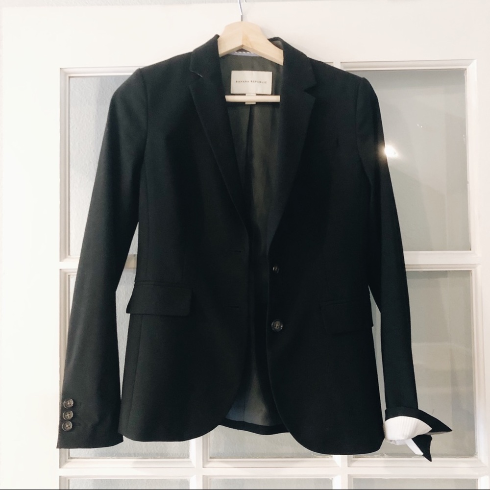 Banana Republic Tailored Black Blazer - NWOT